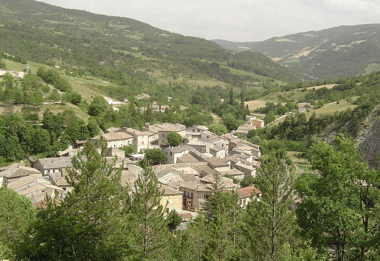 Village de la vallée de la Drôme, à proximité de Valence